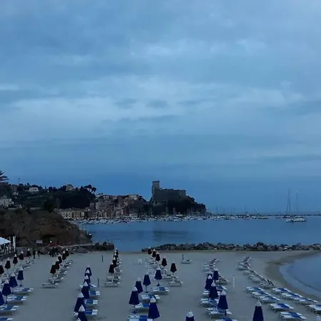 Il Golfo Dei Poeti E 5 Terre A 2 Passi La Spezia